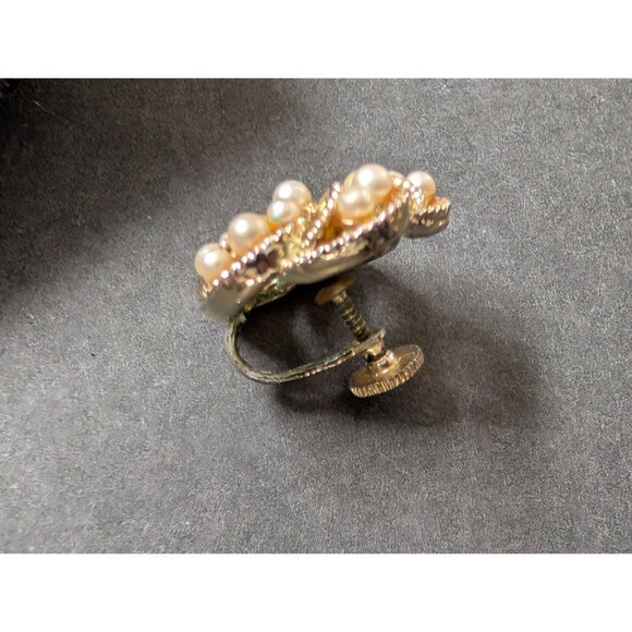 Vintage Lisner Gold-Tone Faux Pearl Clip-On Earrings Swirl Design - Picture 4 of 5